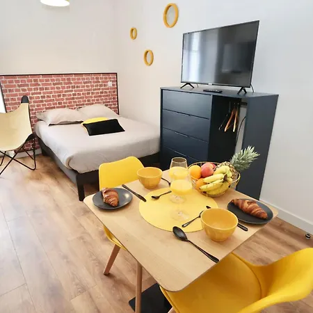 L'ocre- Cosy Street Apartment Pontivy